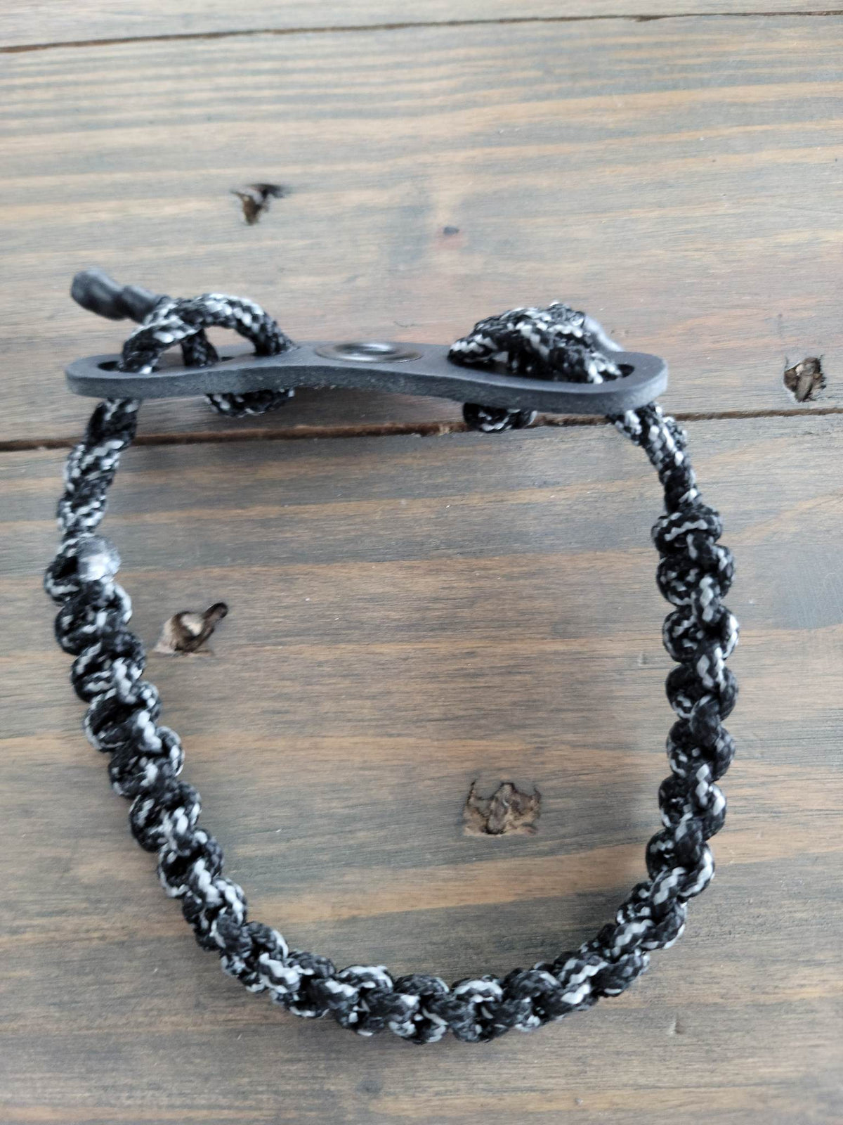 TRIGGERED ARCHERY WRIST SLING